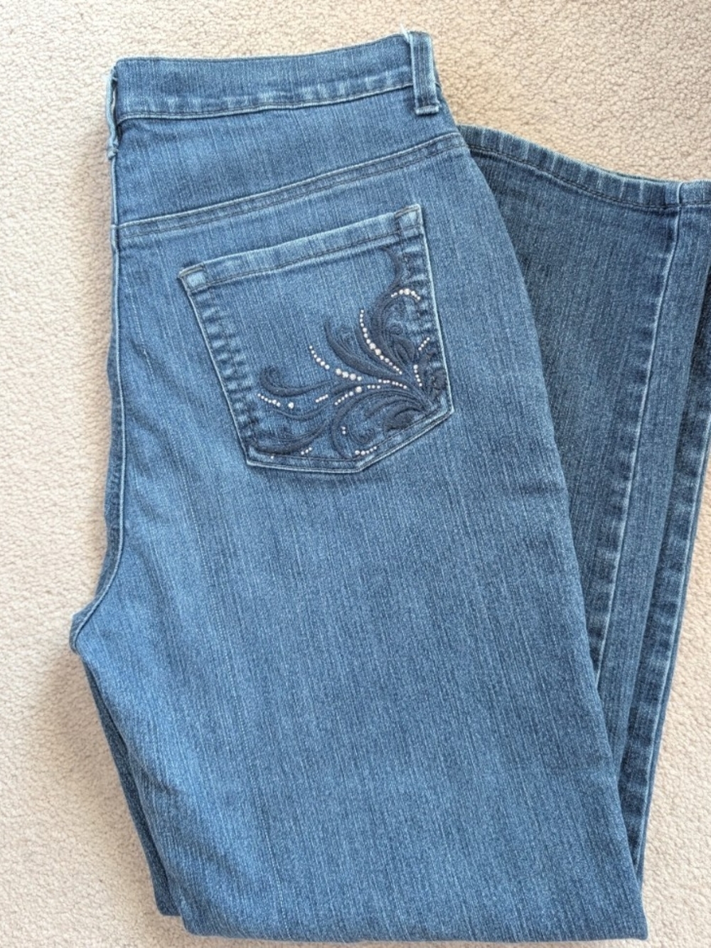 Gloria Vanderbilt Medium Blue Embroidered Back Pocket Straight Leg Jeans